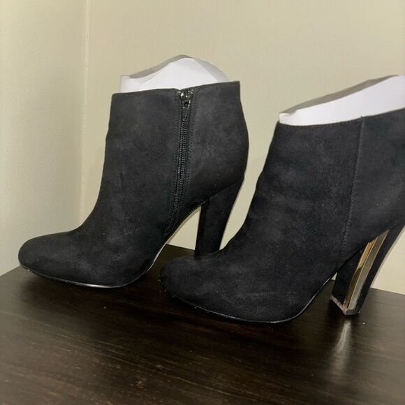 Call It Spring LoveLarwen GUC Metallic-Heel Velvet Black Boots - Picture 4 of 7